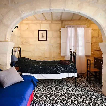 Fully-detached Pool-house, Gozo X Central & Cozy Lägenhet Xewkija