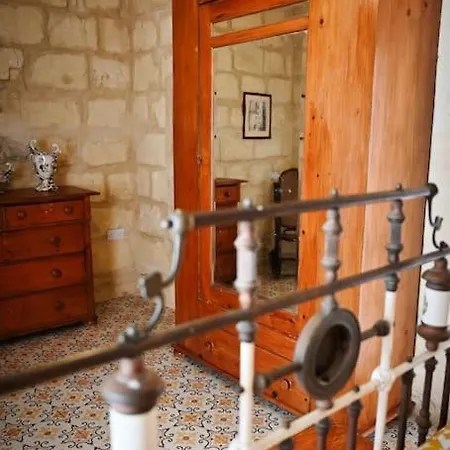 Fully-detached Pool-house, Gozo X Central & Cozy