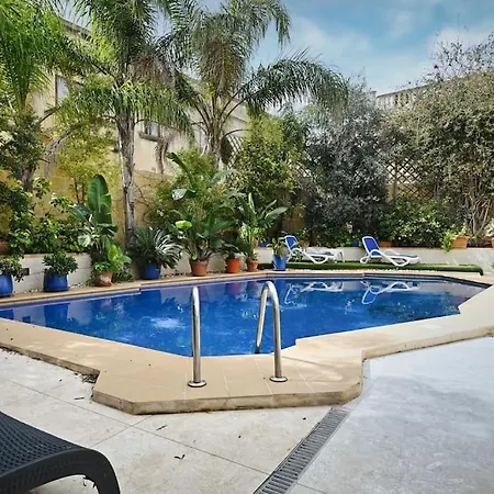 Fully-detached Pool-house, Gozo X Central & Cozy Lägenhet Xewkija