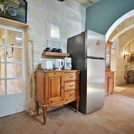 Fully-detached Pool-house, Gozo X Central & Cozy Lägenhet